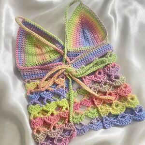 Dainty crochet shell top